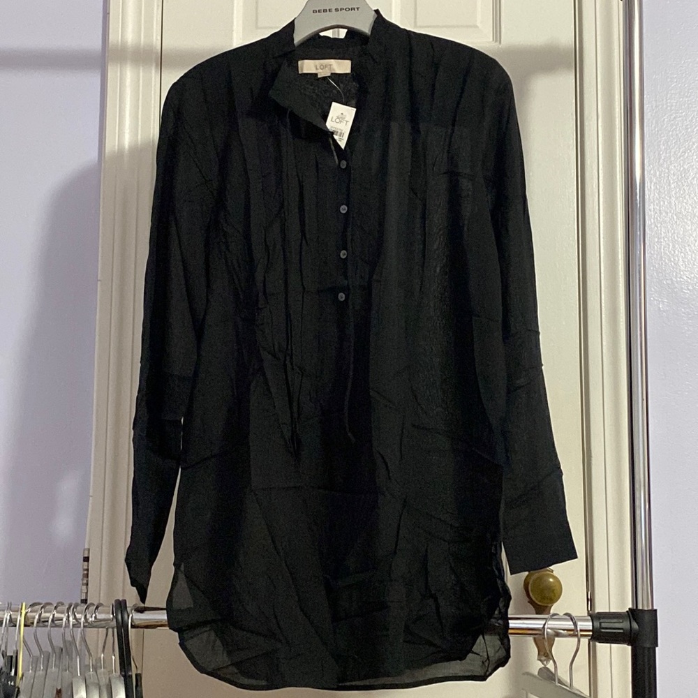 ANN TAYLOR BLACK SHIRT